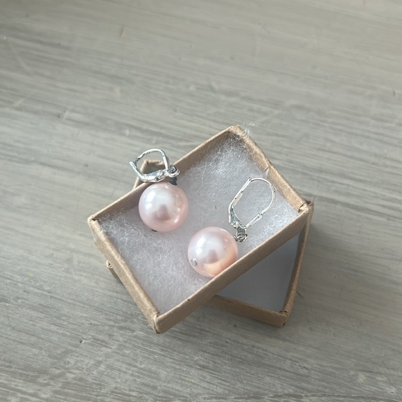 Classic Baby Pink Pearl Bridal Drop Earrings NEW - Picture 3 of 3